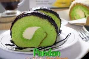 Oleh Oleh Khas Surabaya Roll Cake Pandan Cream Vanilla Choco Ganache