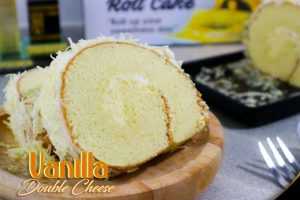 Oleh Oleh Khas Surabaya Roll Cake Vanilla Double Cheese